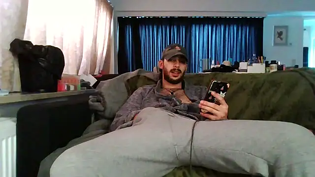 Snapshot of Levi_Latino chatting on October 11, 2025, 11:09 am Levi Latino online show from October 11, 2025, 11:09 am