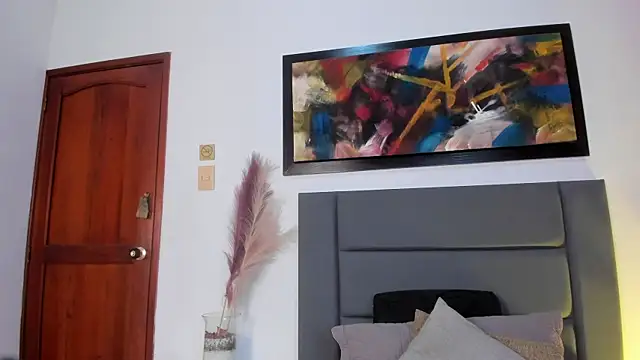 EloiseQuinn online show from October 15, 2025, 1:11 pm