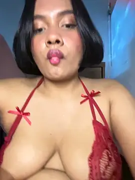 Snapshot of Ninabrunette18 chatting on October 26, 2025, 2:06 am Ninabrunette18 online show from October 26, 2025, 2:06 am