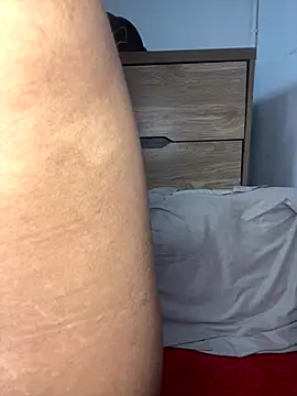 Snapshot of Ninabrunette18 chatting on October 28, 2025, 11:36 am Ninabrunette18 online show from October 28, 2025, 11:36 am