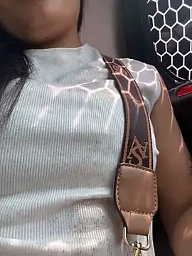 Snapshot of lunagonzales_lima_2007 chatting on February 15, 2025, 10:21 pm lunagonzales lima 2007 online show from February 15, 2025, 10:21 pm