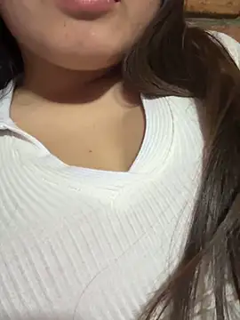 Snapshot of lunagonzales_lima_2007 chatting on October 13, 2025, 4:34 am lunagonzales lima 2007 online show from October 13, 2025, 4:34 am