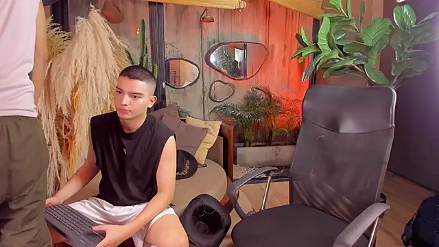 Snapshot of MarcoVitto chatting on November 14, 2025, 8:29 pm MarcoVitto online show from November 14, 2025, 8:29 pm