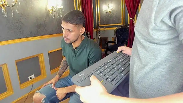 Snapshot of MarcoVitto chatting on December 14, 2025, 11:37 am MarcoVitto online show from December 14, 2025, 11:37 am