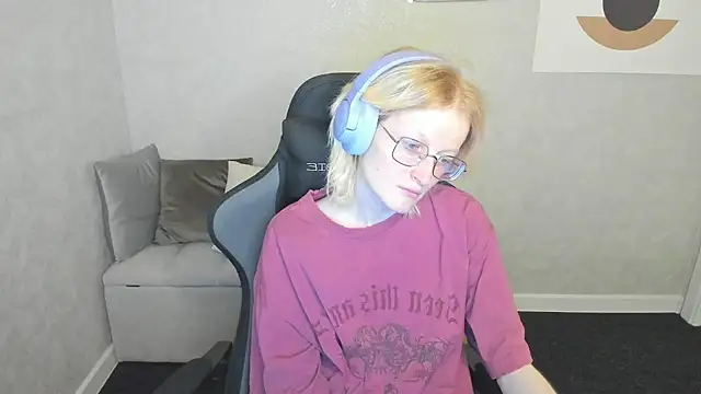 Snapshot of ElizabethHarpper chatting on September 19, 2025, 1:07 am ElizabethHarpper online show from September 19, 2025, 1:07 am