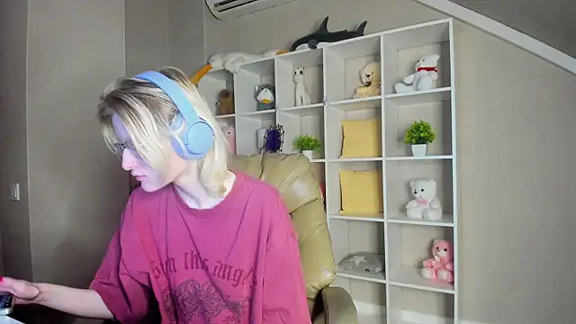 Snapshot of ElizabethHarpper chatting on November 1, 2025, 1:07 am ElizabethHarpper online show from November 1, 2025, 1:07 am