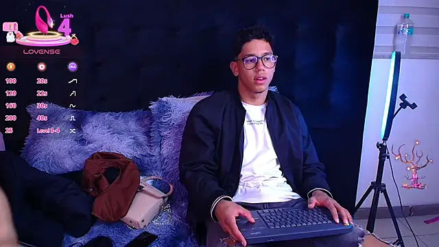 RyanPricee online show from December 16, 2025, 1:21 am