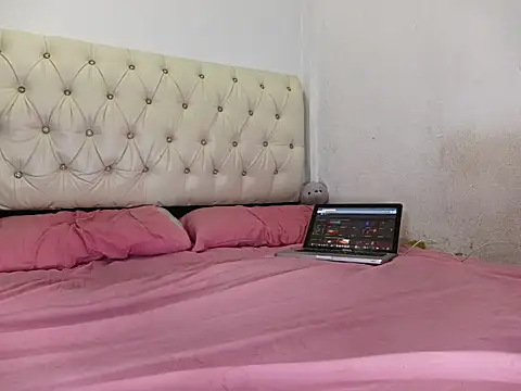 Rocket1978 online show from November 1, 2025, 3:36 pm