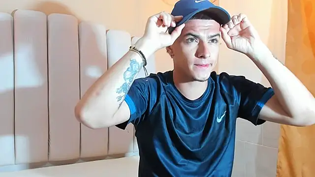 DAVID VICTORIAA online show from January 20, 2025, 12:18 pm