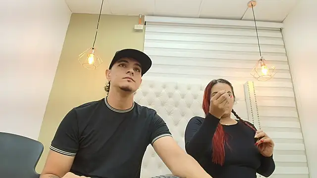 DAVID VICTORIAA online show from November 11, 2025, 1:00 pm