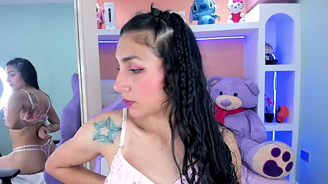 Snapshot of miss___evangeline chatting on January 17, 2025, 2:29 am miss evangeline online show from January 17, 2025, 2:29 am