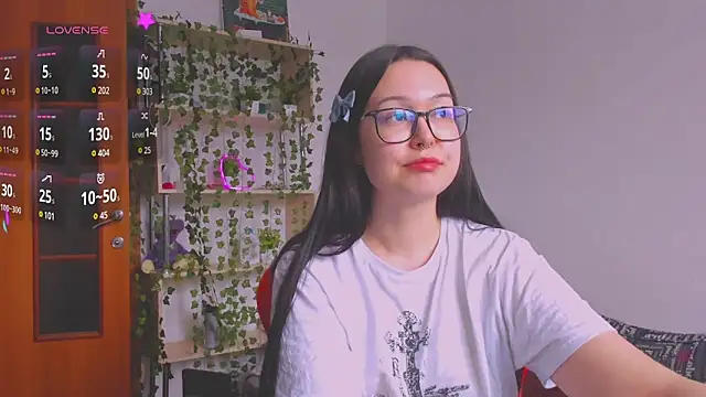 kittenrisha online show from February 26, 2025, 10:26 am