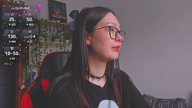 kittenrisha online show from March 12, 2025, 9:34 am