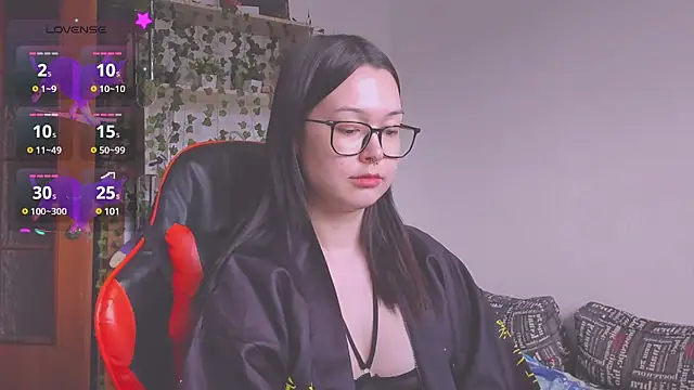 kittenrisha online show from March 21, 2025, 8:50 am