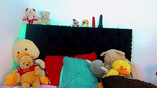 Snapshot of Alextwink chatting on October 23, 2025, 11:46 pm Alextwink online show from October 23, 2025, 11:46 pm