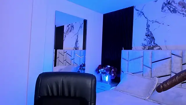 Snapshot of daniiphoeniixx chatting on November 13, 2025, 7:24 pm daniiphoeniixx online show from November 13, 2025, 7:24 pm