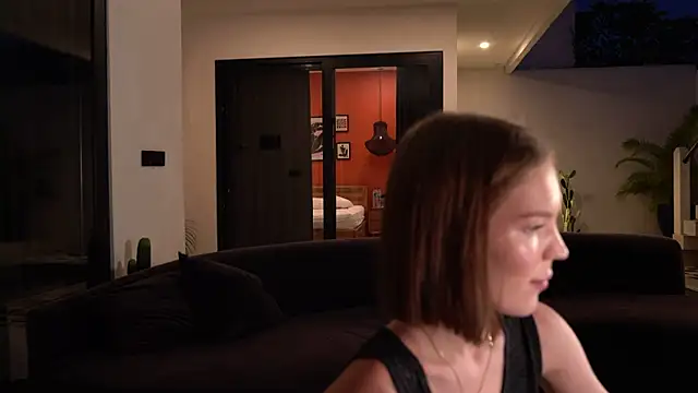 Snapshot of alittlestarrr chatting on November 18, 2025, 10:41 am alittlestarrr online show from November 18, 2025, 10:41 am