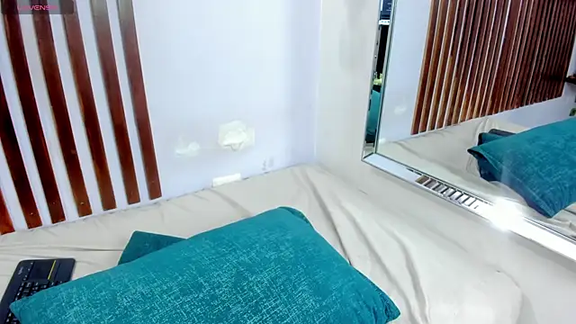 KRYSSTARITTER4 online show from January 28, 2025, 1:27 pm