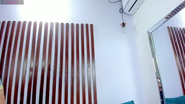 KRYSSTARITTER4 online show from February 13, 2025, 12:43 pm