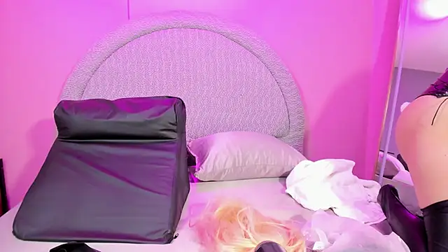 Snapshot of lee_Powder chatting on December 5, 2025, 11:30 am lee Powder online show from December 5, 2025, 11:30 am