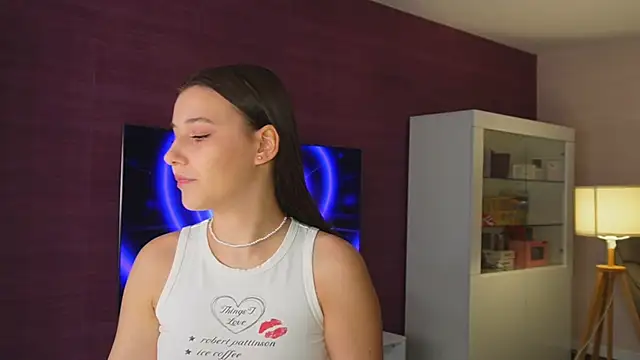 Snapshot of linda_x_x chatting on October 23, 2025, 10:03 am linda x x online show from October 23, 2025, 10:03 am