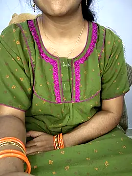 lovelygirl4567 online show from November 18, 2025, 5:06 pm