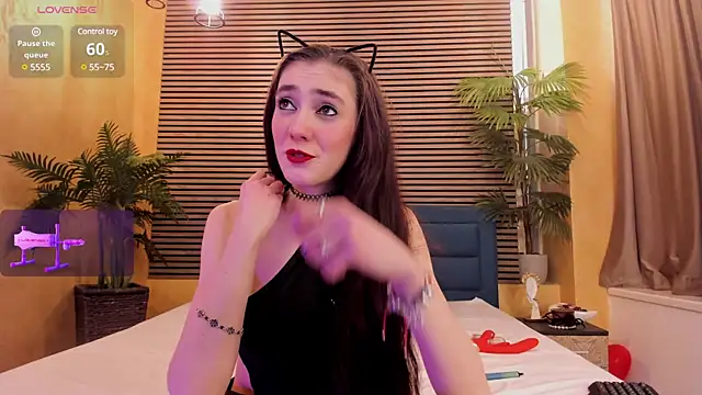 SamaraSinn online show from March 11, 2025, 9:02 am