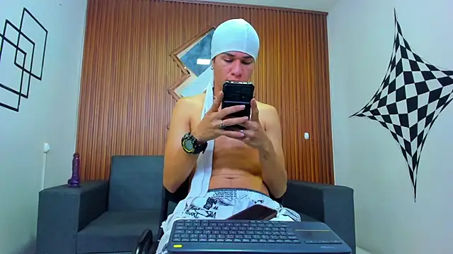 Snapshot of anyelo_waller chatting on January 23, 2025, 2:39 pm anyelo waller online show from January 23, 2025, 2:39 pm