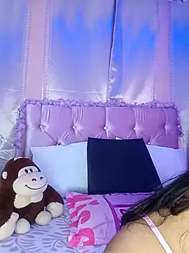 Snapshot of PaulaOrtiz_1 chatting on March 7, 2025, 2:45 pm PaulaOrtiz 1 online show from March 7, 2025, 2:45 pm