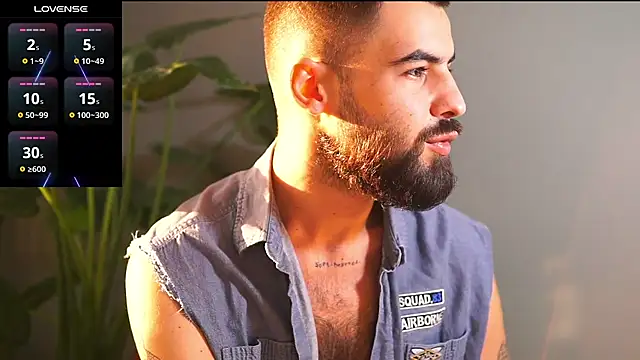 Snapshot of HairyRobxxx chatting on October 1, 2025, 2:34 pm HairyRobxxx online show from October 1, 2025, 2:34 pm