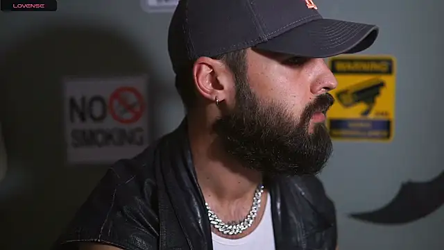 Snapshot of HairyRobxxx chatting on November 23, 2025, 4:29 pm HairyRobxxx online show from November 23, 2025, 4:29 pm