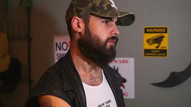 Snapshot of HairyRobxxx chatting on November 30, 2025, 4:11 pm HairyRobxxx online show from November 30, 2025, 4:11 pm