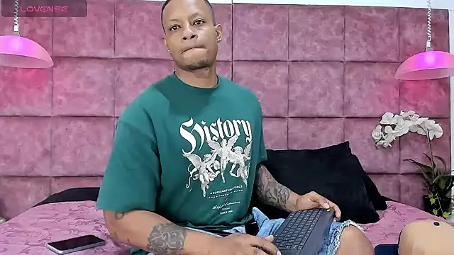 Snapshot of Josep_Ston chatting on November 10, 2025, 9:36 pm Josep Ston online show from November 10, 2025, 9:36 pm