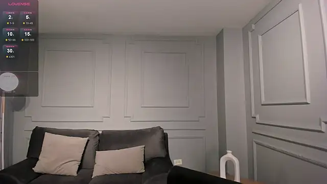 NiaSalvatore online show from February 20, 2025, 1:57 am