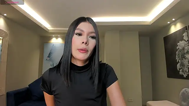 NiaSalvatore online show from October 9, 2025, 6:50 pm