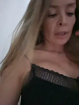 karina warthon online show from November 12, 2025, 5:35 pm