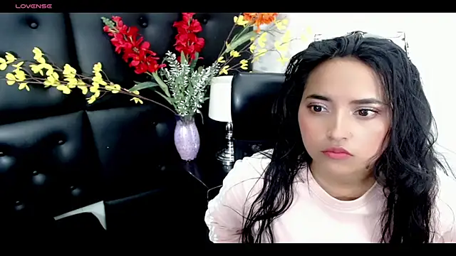 Carolaine01 online show from February 7, 2025, 8:20 pm