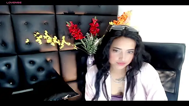 Carolaine01 online show from February 9, 2025, 8:45 pm