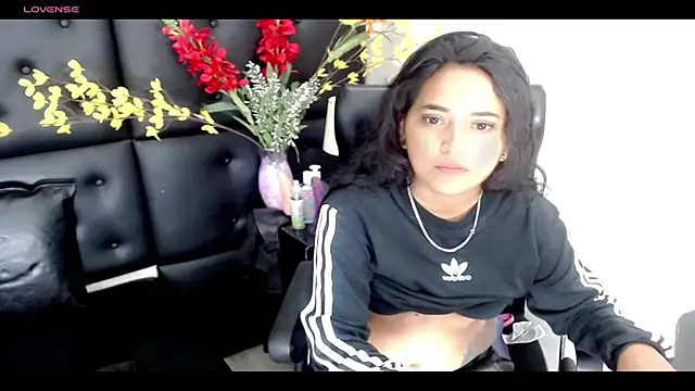 Carolaine01 online show from February 13, 2025, 9:17 pm