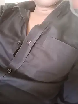 Abony femboy online show from December 5, 2025, 7:50 am