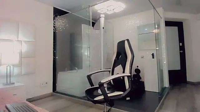 Gisele fox online show from March 12, 2025, 1:47 am