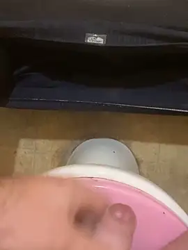 balint35 online show from November 12, 2025, 8:19 pm