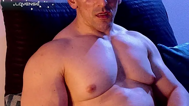 Snapshot of life_warrior chatting on December 27, 2024, 3:42 am life warrior online show from December 27, 2024, 3:42 am