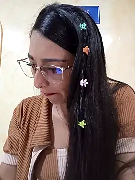 Snapshot of BELLA--26 chatting on February 3, 2025, 6:07 pm BELLA--26 online show from February 3, 2025, 6:07 pm