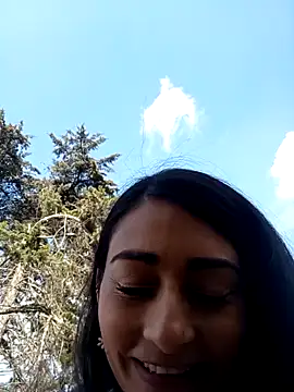 Snapshot of BELLA--26 chatting on February 7, 2025, 2:15 pm BELLA--26 online show from February 7, 2025, 2:15 pm