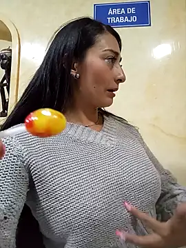 Snapshot of BELLA--26 chatting on February 10, 2025, 10:40 pm BELLA--26 online show from February 10, 2025, 10:40 pm