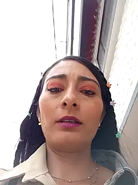 Snapshot of BELLA--26 chatting on February 12, 2025, 7:24 pm BELLA--26 online show from February 12, 2025, 7:24 pm