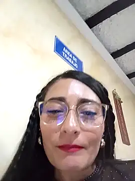 Snapshot of BELLA--26 chatting on February 22, 2025, 11:24 pm BELLA--26 online show from February 22, 2025, 11:24 pm