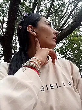 Snapshot of BELLA--26 chatting on February 23, 2025, 3:18 pm BELLA--26 online show from February 23, 2025, 3:18 pm