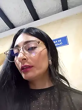 Snapshot of BELLA--26 chatting on March 5, 2025, 10:32 pm BELLA--26 online show from March 5, 2025, 10:32 pm